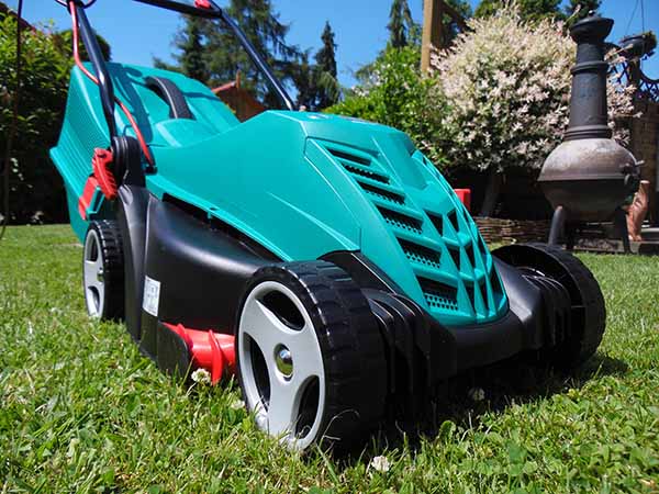 What benefits from lithium battery powered electric tractors?