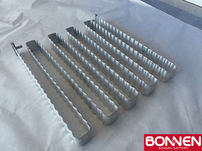 Parallel-flow-tube-liquid-cooling-belt