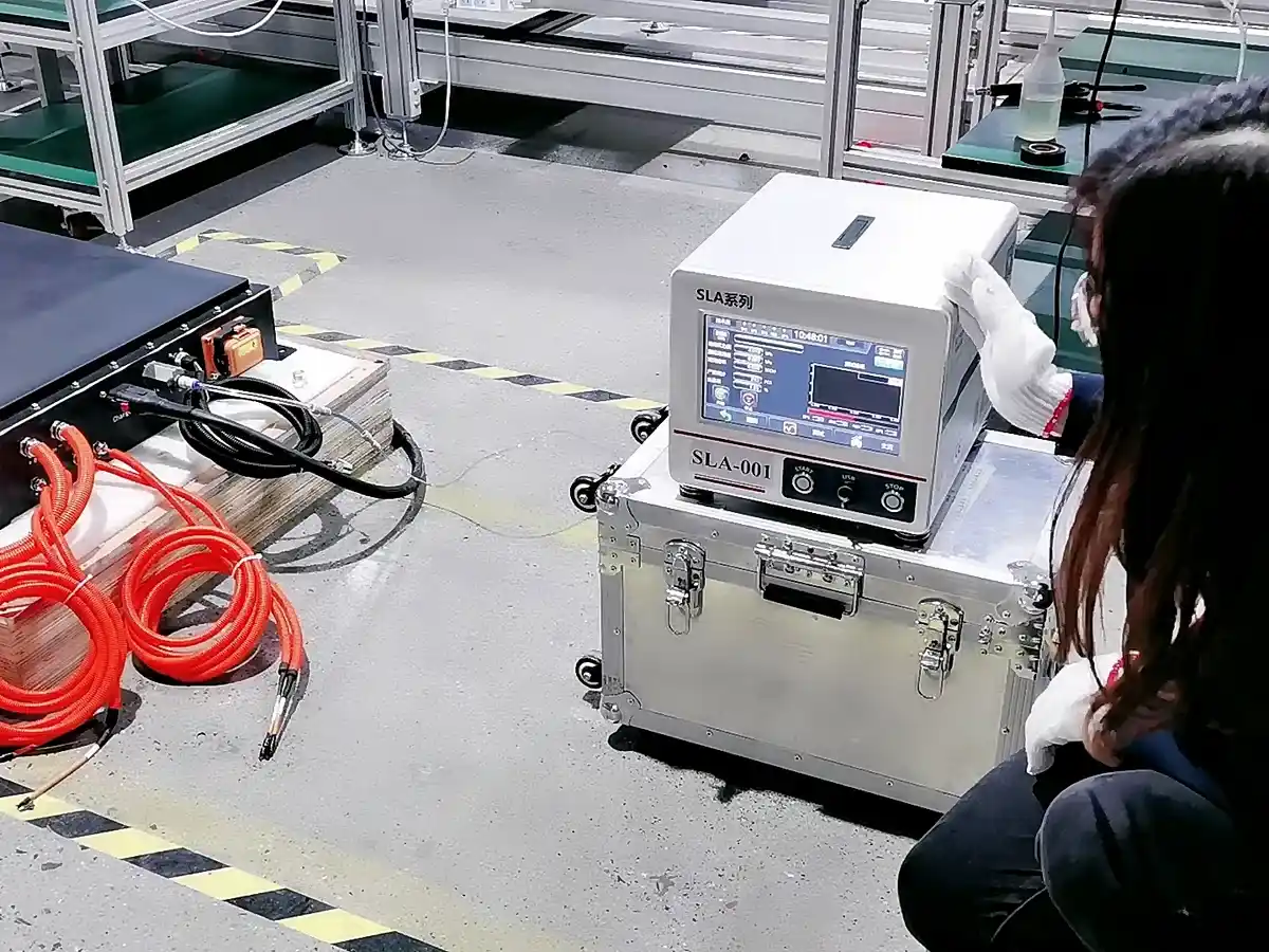 Battery pack airtightness testing at a production test station
